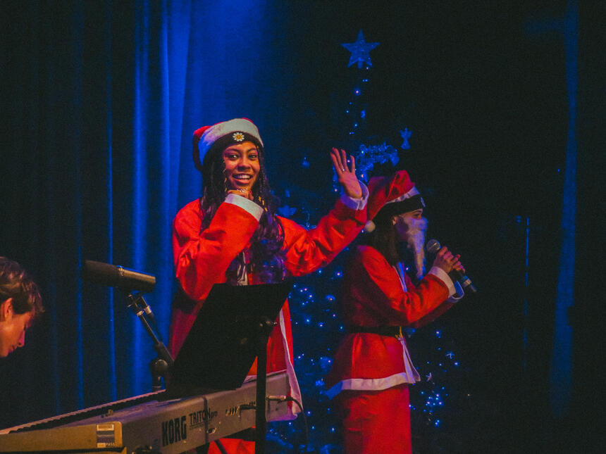 Michela DarkEyebrows + Aimsey - Sillymas Live