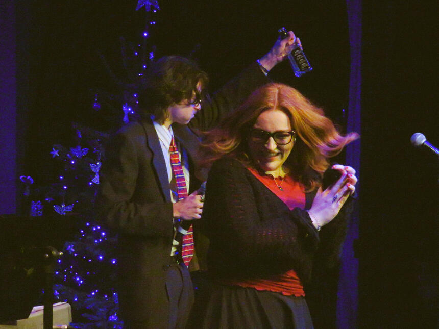 ScottPosts + Eleanor Neale - Sillymas Live